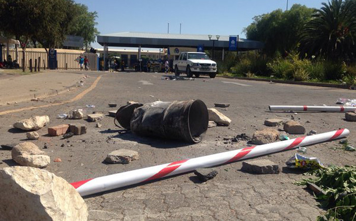 FILE: The North West University in Mahikeng Campus entrance was barricaded on 22 October 2015. Picture: Mia Lindeque/EWN.