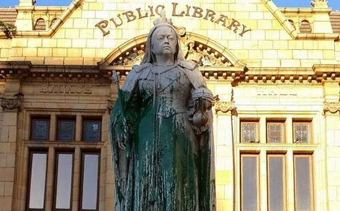 The statue of Queen Victoria was vandalised in Port Elizabeth on 10 April 2015. Picture: @Gerida via Twitter