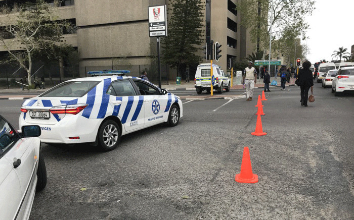 Roads leading into the Bellville taxi rank were temporarily closed following a shooting. Picture: Monique Mortlock/EWN
