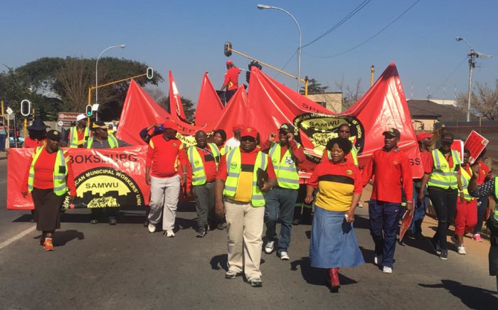 South African Municipal Workers' Union members support Cosatu's protest against e-tolls. Picture: @_cosatu/Twitter
