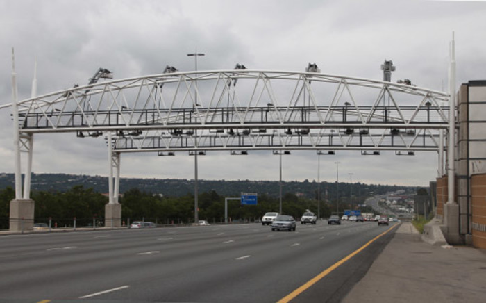 FILE: An e-toll gantry on the N1 in Johannesburg. Picture: Christa Eyebers/EWN.