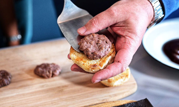 South African Startup Unveils Continent's First Cultivated Beef Burger