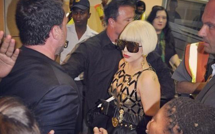 Lady Gaga: Louis Vuitton Dyed Brown Hair!: Photo 2705685, Lady Gaga Photos