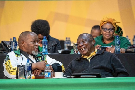 Gwede Mantashe y Cyril Ramaphosa en la 55.ª Conferencia Nacional Electiva del ANC el 17 de diciembre de 2022. Imagen: EWN/Jacques Nelles