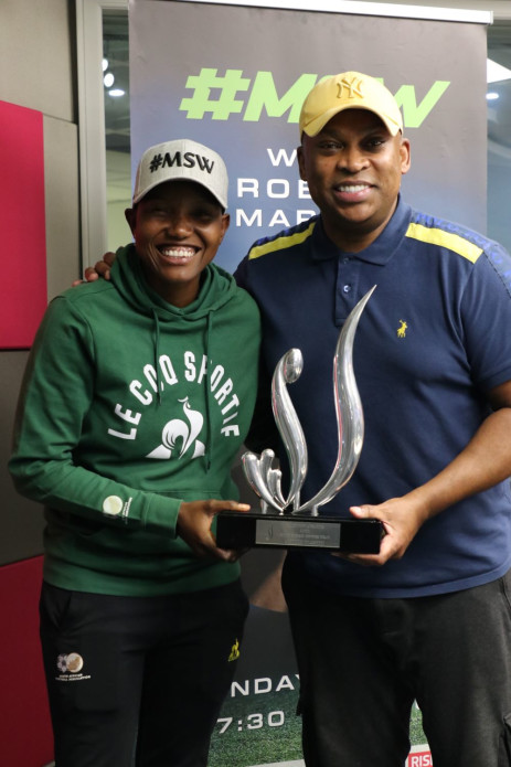 Andile Dlamini se 'honró' al ser nombrada Estrella Deportiva del Año de SA