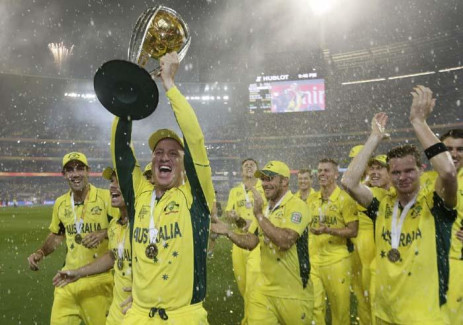 The Australian cricket team with the 2015 Cricket World Cup trophy. Picture: Reuters