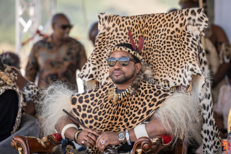 El rey zulú Misuzulu en la conmemoración de la batalla de Isandlwana en Nquthu, norte de KZN, el 21 de enero de 2023. Imagen: Eyewitness News/Jacques Nelles