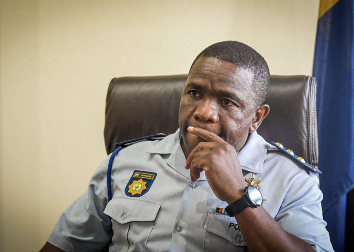 Le commissaire provincial du KwaZulu-Natal, le lieutenant-général Nhlanhla Mkhwanazi.  Photo : Xanderleigh Dookey Makhaza/Eyewitness News