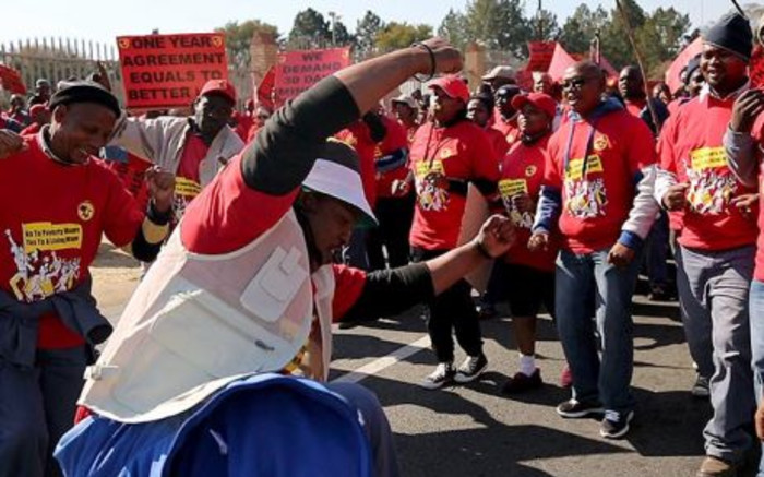 FILE: Eskom employees affiliated with the NUM on strike. Picture: Eyewitness News.