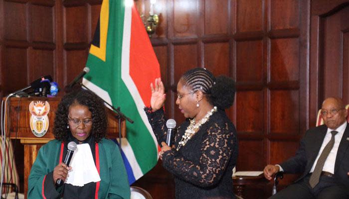 Newly appointed Minister of Communications Ayanda Dlodlo being sworn in. Picture: Chista Eybers/EWN.
