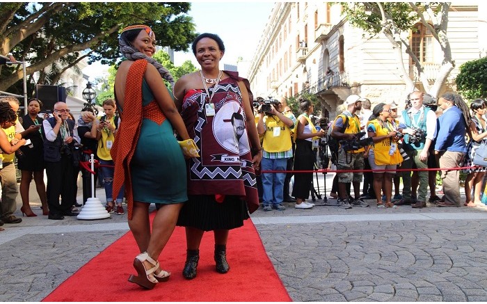 IN PHOTOS: SONA 2016 fashion