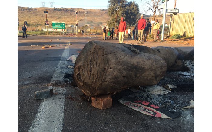 Cars, buses and buildings have been torched in Atteridgeville by angry ANC members. Picture: EWN.