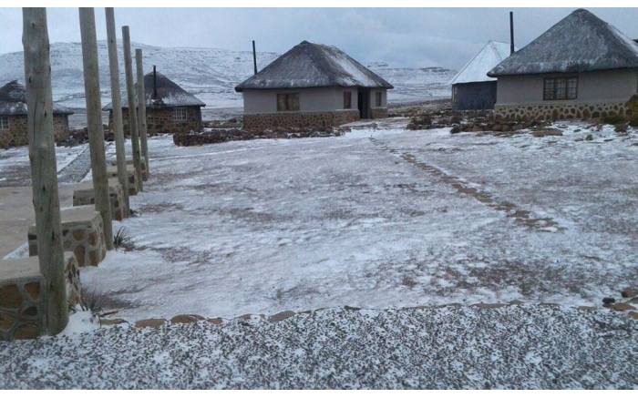 Snowfall in Lesotho. Picture: Snow Report SA via Twitter.